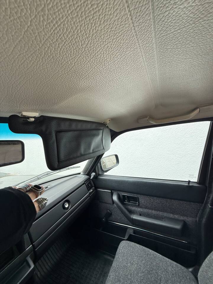 Image 17/54 of Volvo 245 GL (1990)