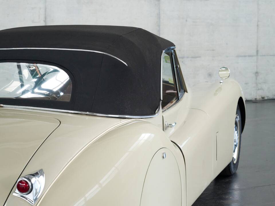 Image 27/50 de Jaguar XK 120 DHC (1953)