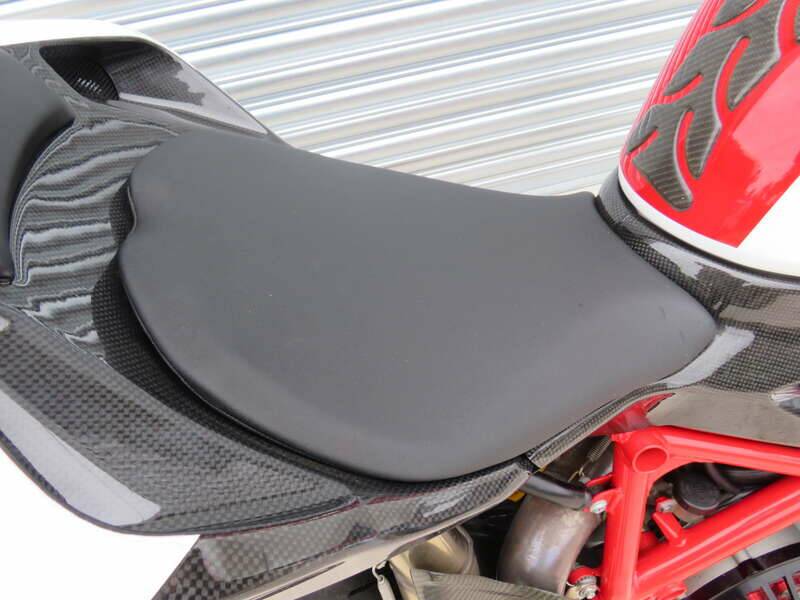 Bild 18/44 von Ducati DUMMY (2010)