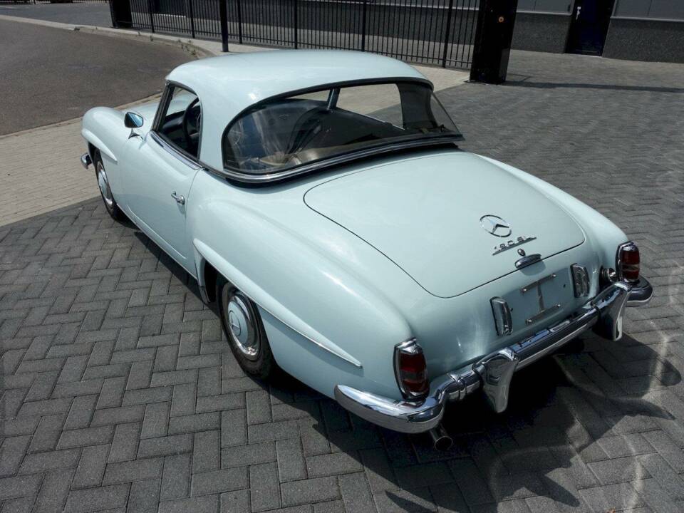Image 18/43 of Mercedes-Benz 190 SL (1957)
