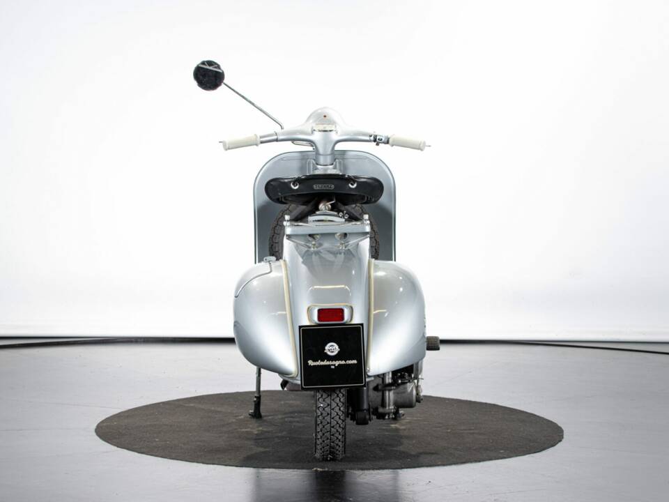 Image 3/45 of Piaggio Vespa 150 (1958)