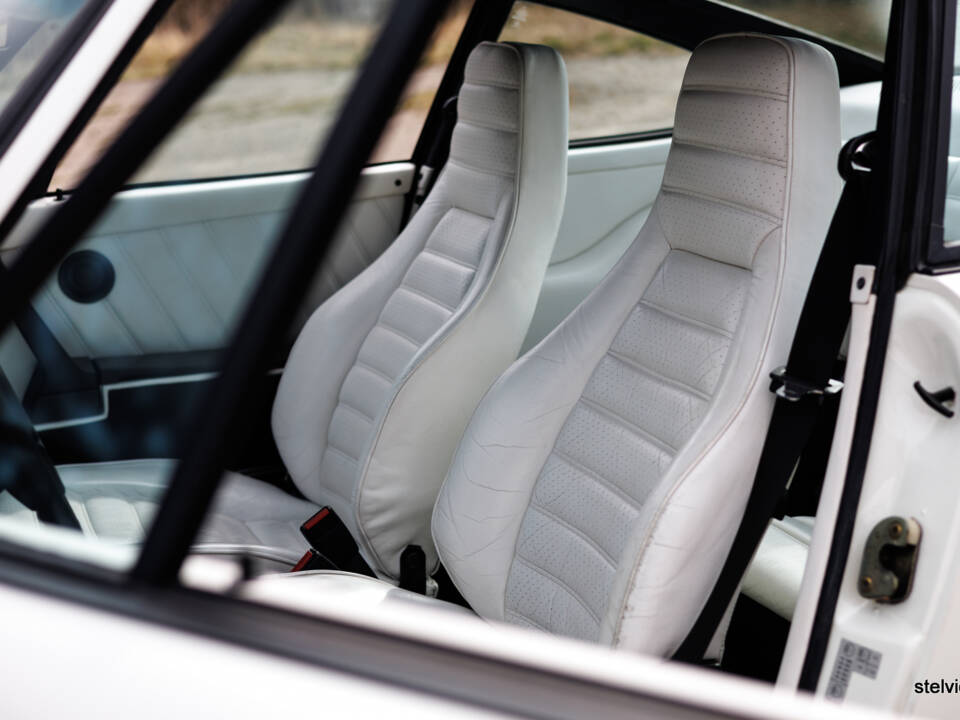 Image 37/46 of Porsche 911 Turbo 3.3 (1980)