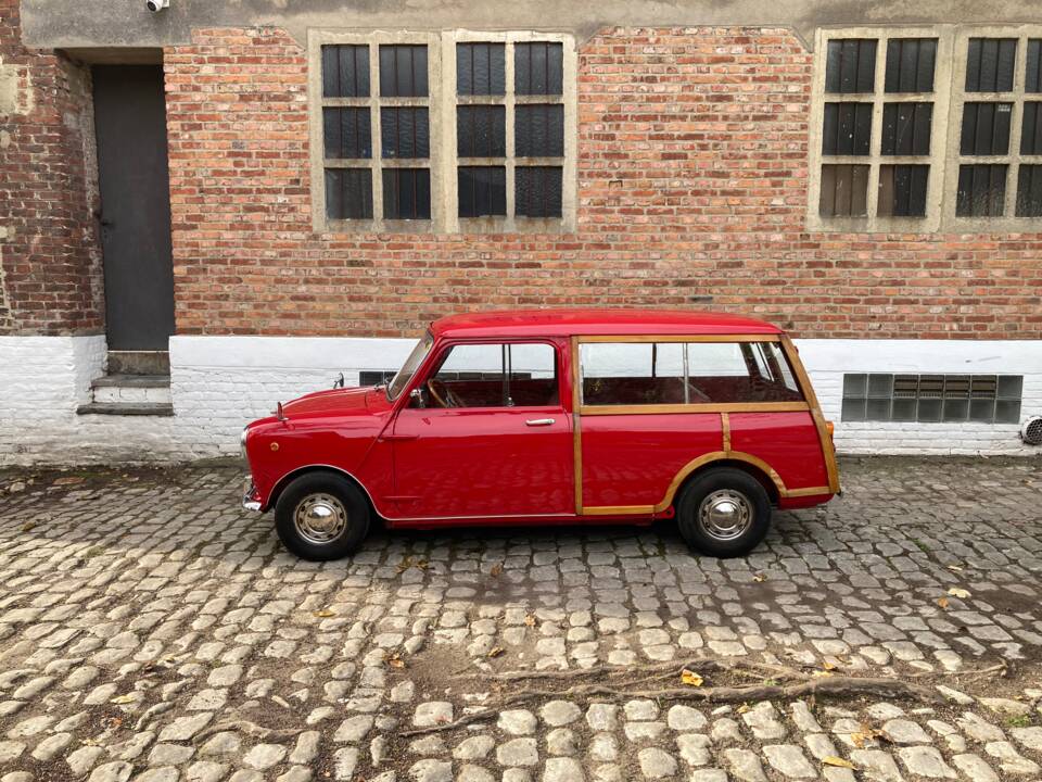 Image 20/24 of Morris Mini Traveller (1968)