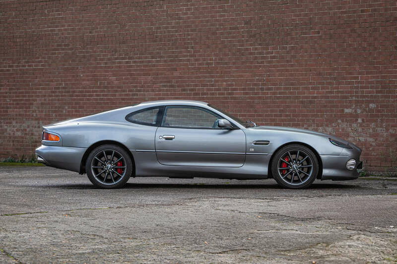 Afbeelding 5/44 van Aston Martin DB 7 Vantage (2001)