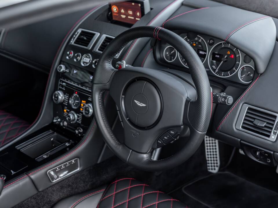 Afbeelding 42/69 van Aston Martin DBS (2012)