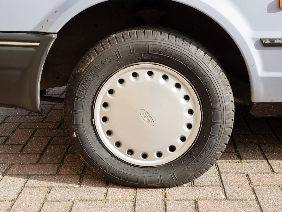 Bild 38/50 von Ford Escort 1.3 (1986)