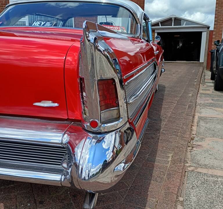 Afbeelding 11/52 van Buick Special Riviera Coupé (1958)