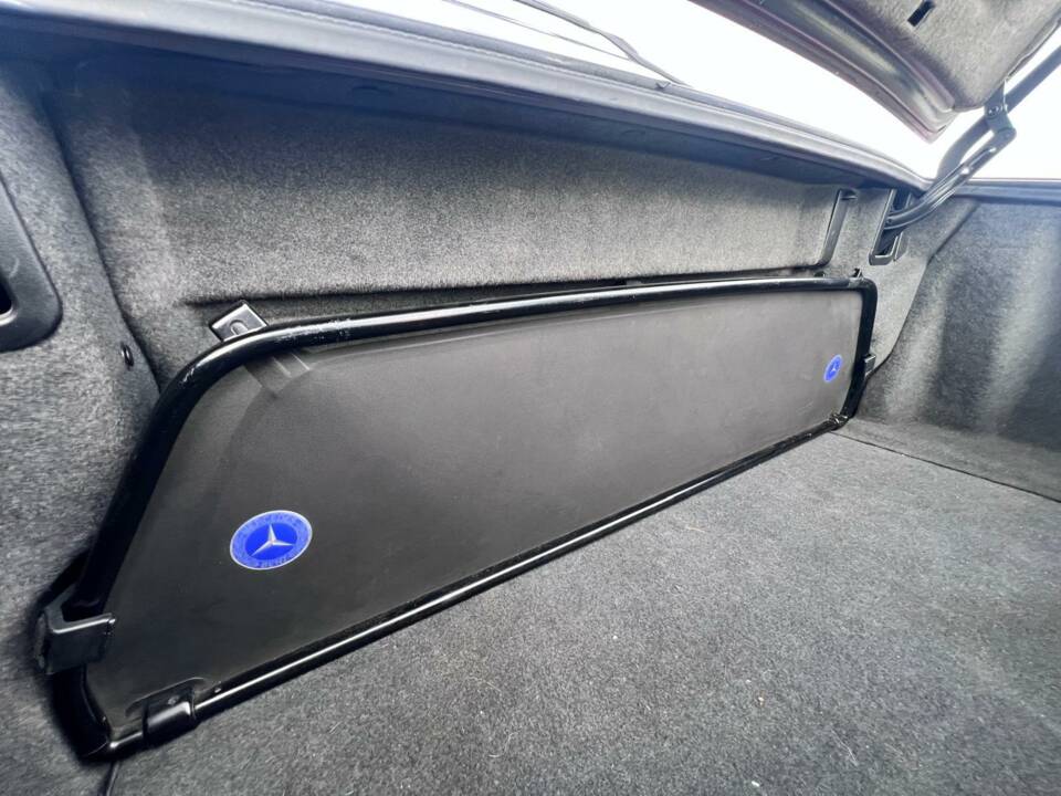 Image 22/30 of Mercedes-Benz 300 SL-24 (1992)