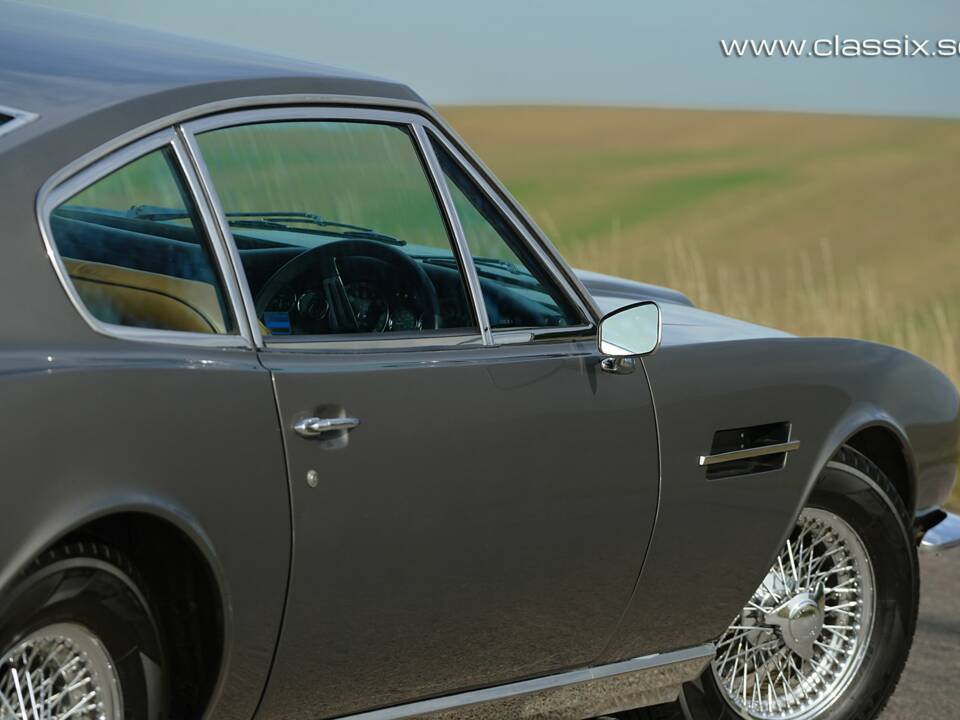 Image 20/22 of Aston Martin DBS (1972)