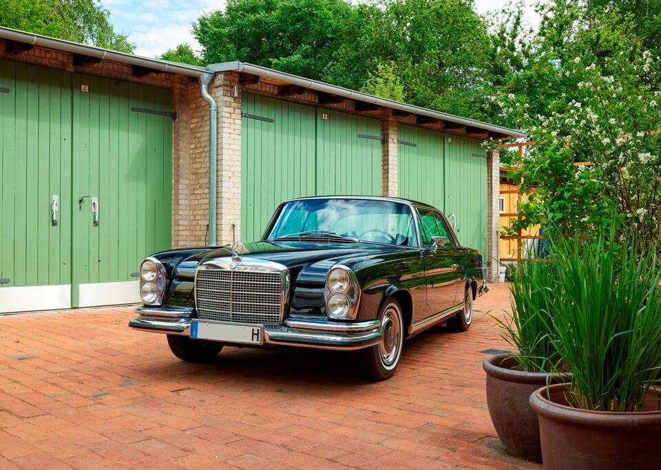 Image 6/188 of Mercedes-Benz 280 SE 3,5 (1971)