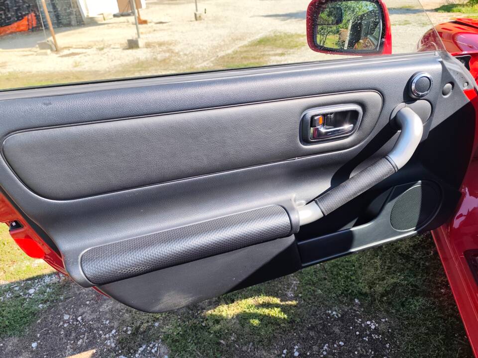 Image 16/57 of Toyota MR2 (2003)