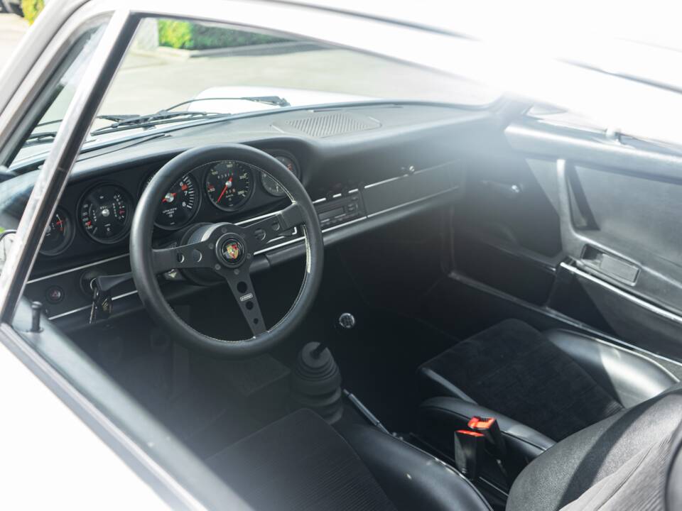 Image 16/35 de Porsche 911 2.4 T (1973)