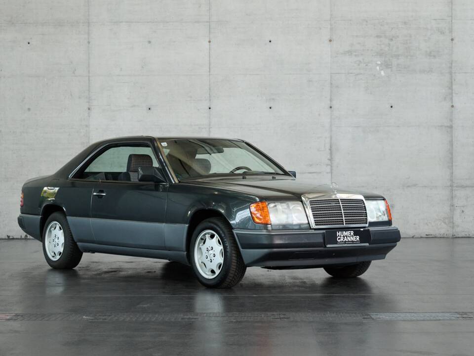 Bild 23/50 von Mercedes-Benz 300 CE (1991)