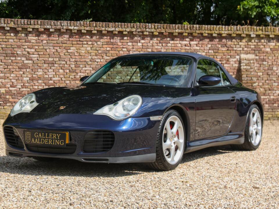 Image 20/50 of Porsche 911 Carrera 4S (2004)