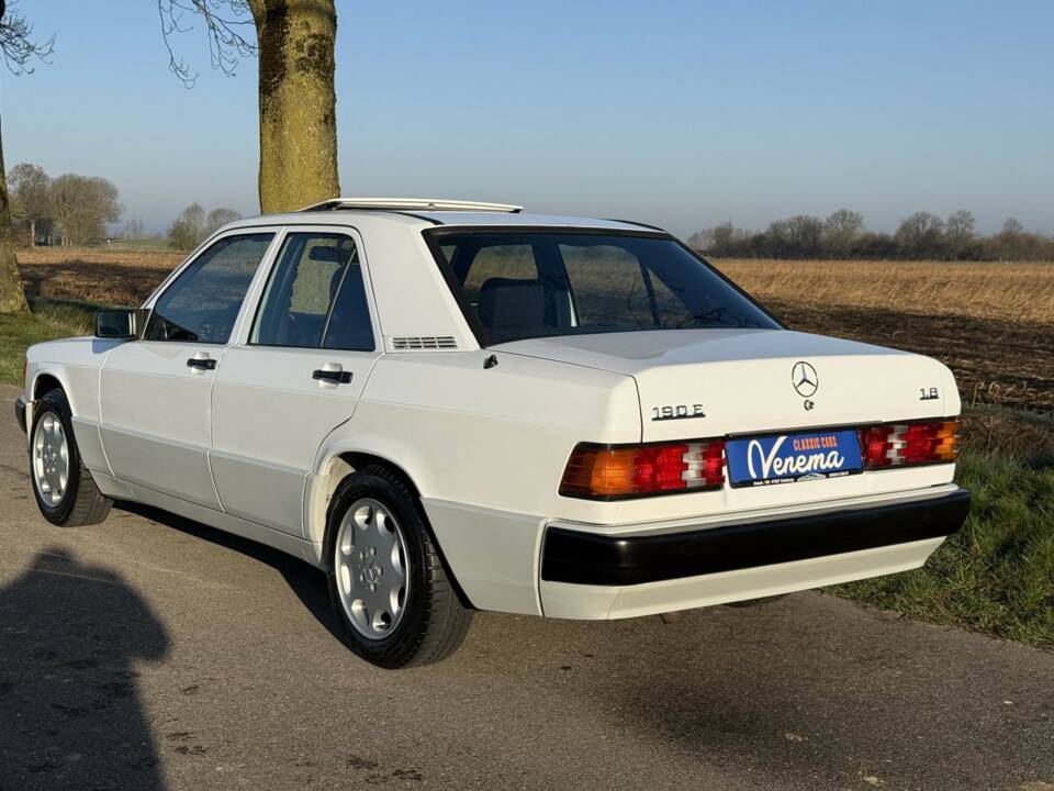 Bild 6/21 von Mercedes-Benz 190 E 1.8 (1990)