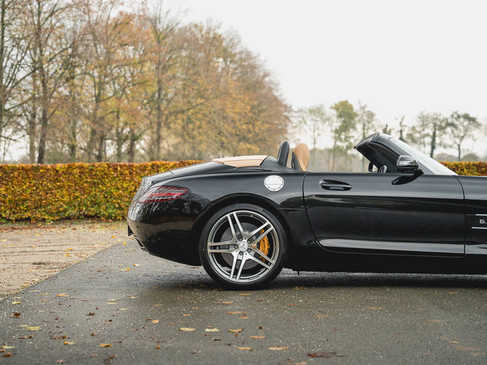 Image 89/100 of Mercedes-Benz SLS AMG Roadster (2011)