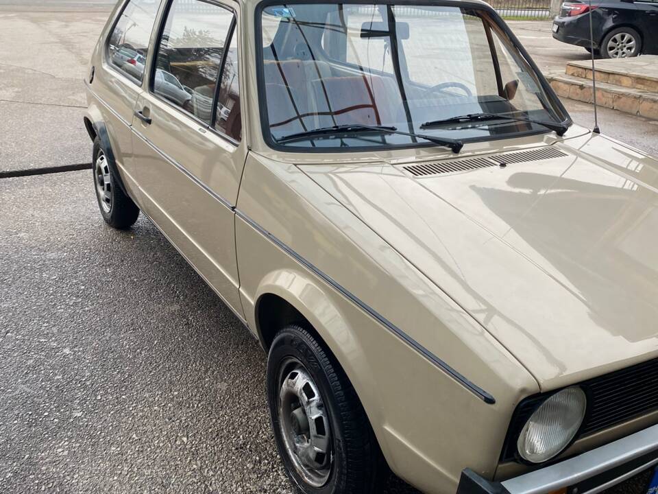 Imagen 2/12 de Volkswagen Golf Mk I 1.1 (1977)