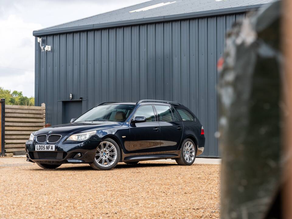 Imagen 62/65 de BMW 545i Touring (2005)