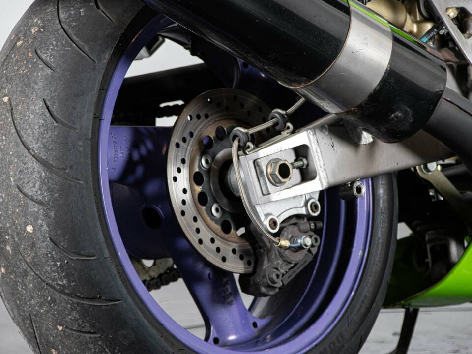 Imagen 8/50 de Kawasaki DUMMY (1996)