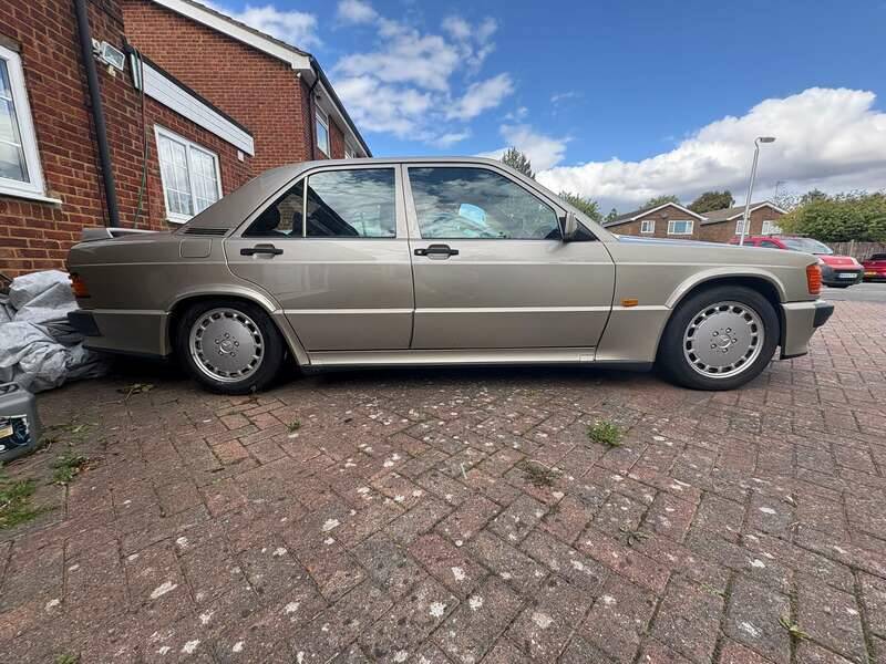 Image 4/50 of Mercedes-Benz 190 E 2.5-16 (1991)