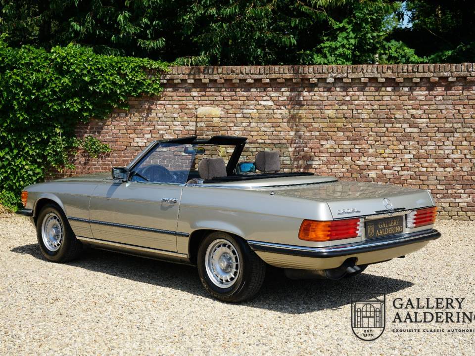 Image 31/50 of Mercedes-Benz 380 SL (1985)