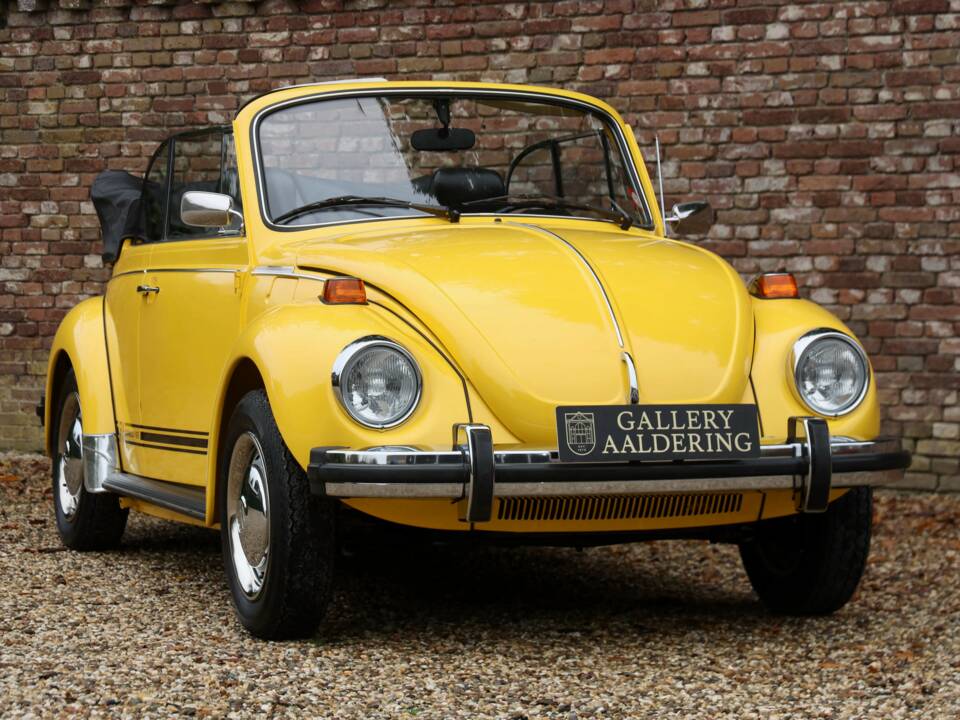 Image 36/50 de Volkswagen Beetle 1303 (1975)