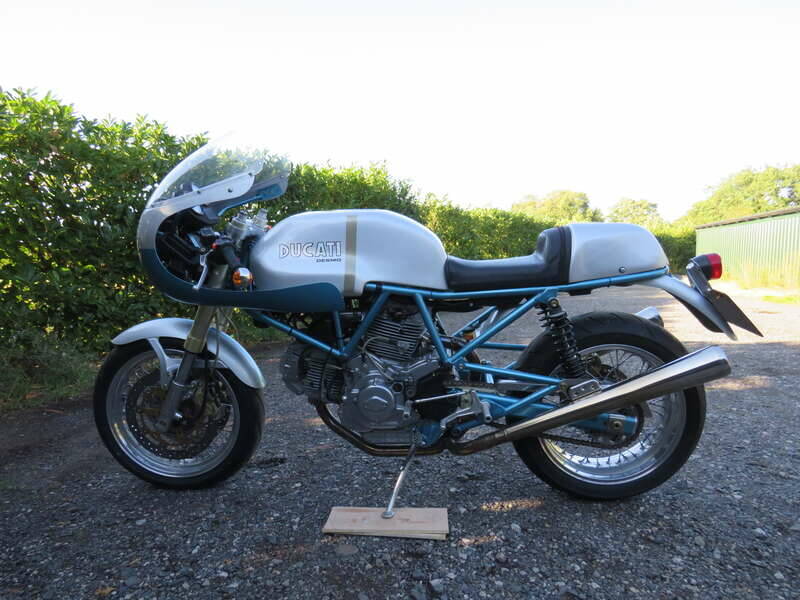 Immagine 2/50 di Ducati DUMMY (1991)