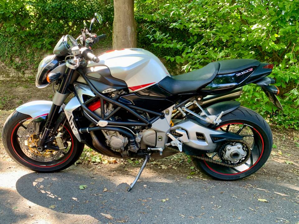Immagine 3/11 di MV Agusta Brutale 910 R (2007)