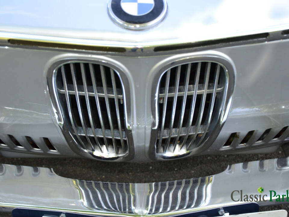 Image 43/50 of BMW 2000 CS (1970)