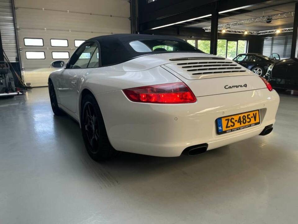Bild 26/50 von Porsche 911 Carrera 4 (2007)