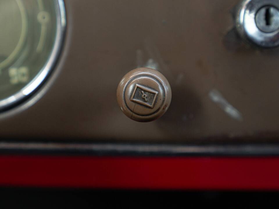 Bild 38/43 von FIAT 500 C Furgonato (1950)