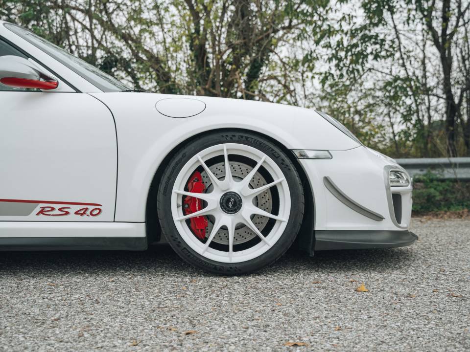 Image 10/70 of Porsche 911 GT3 RS 4.0 (2011)