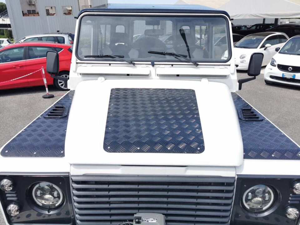 Image 41/45 of Land Rover Defender 110 Td5 (2001)