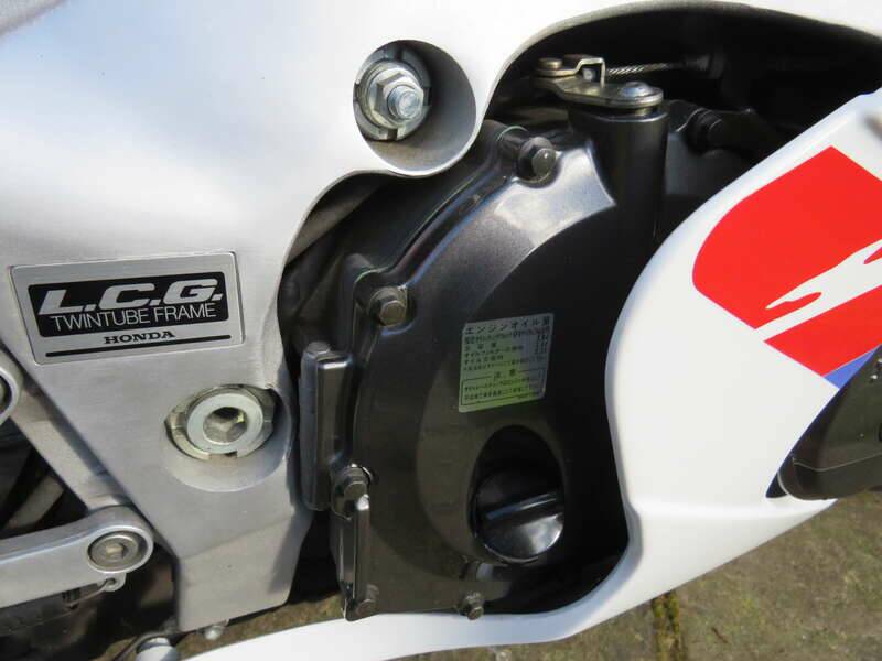 Bild 20/39 von Honda CBR 400 RR (1992)