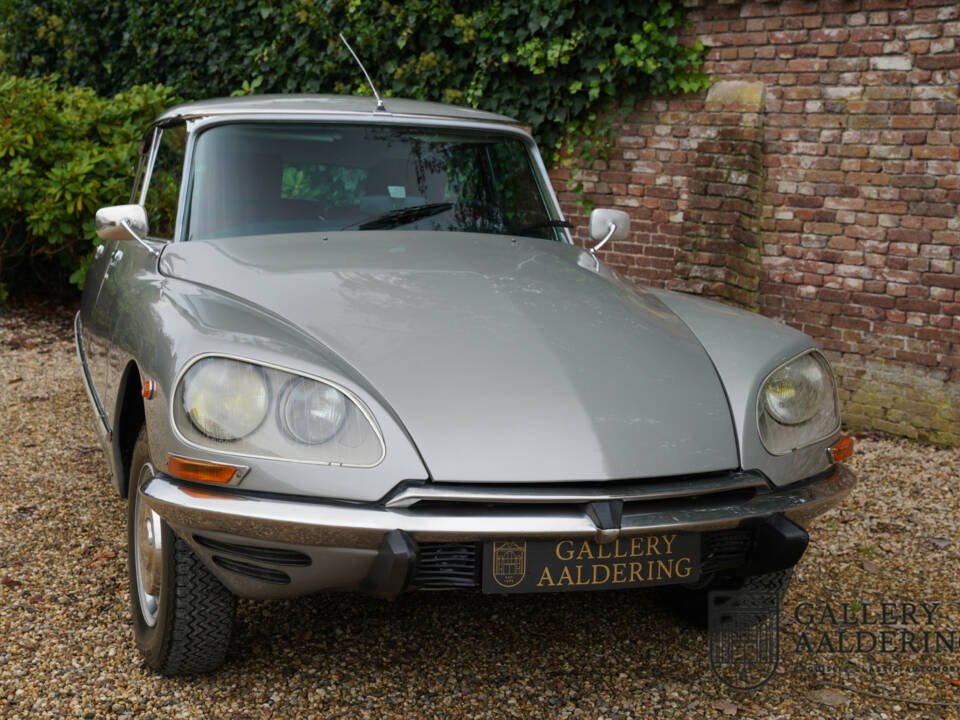 Image 22/50 of Citroën DS 20 Pallas (1972)