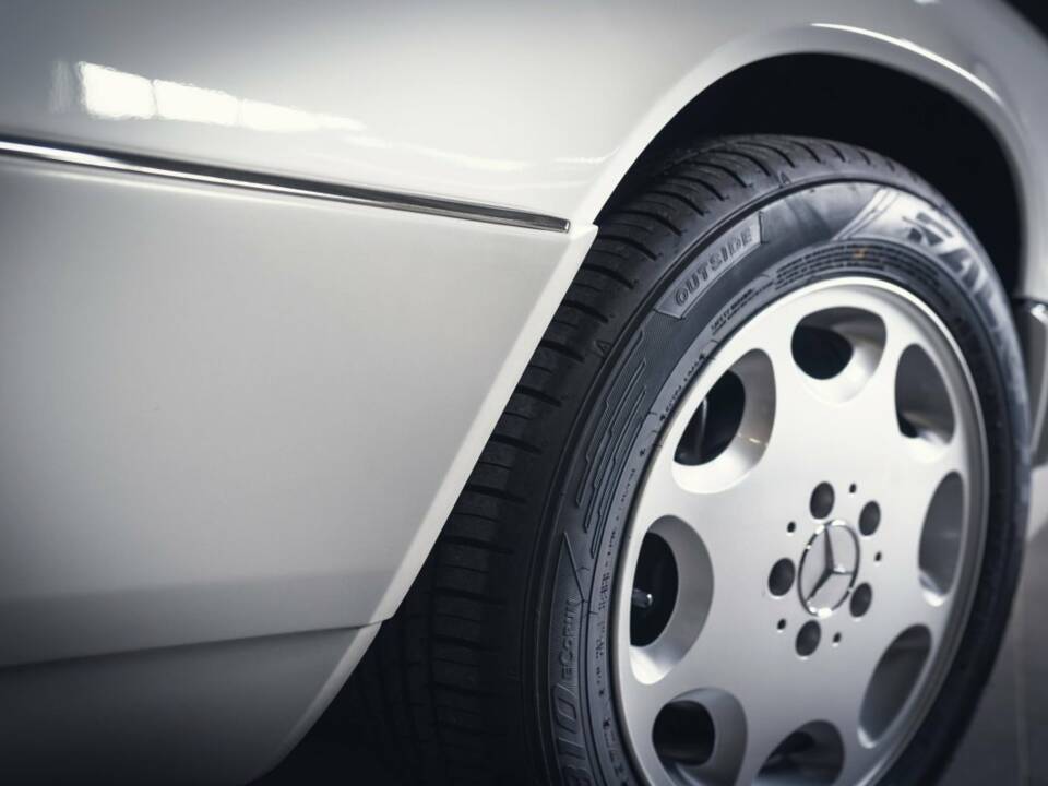 Image 5/15 of Mercedes-Benz E 420 (1995)