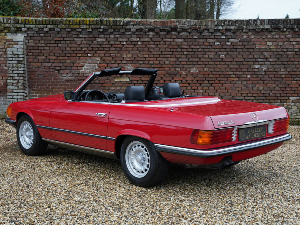 Image 2/50 of Mercedes-Benz 280 SL (1982)