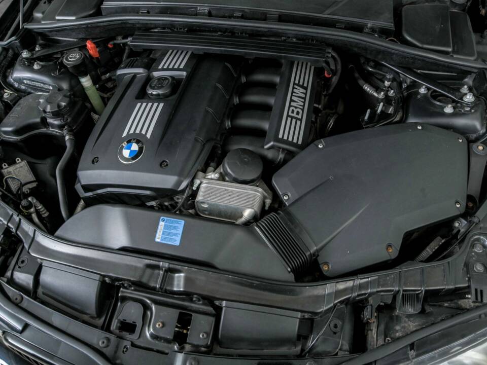 Image 43/50 of BMW 125i (2008)