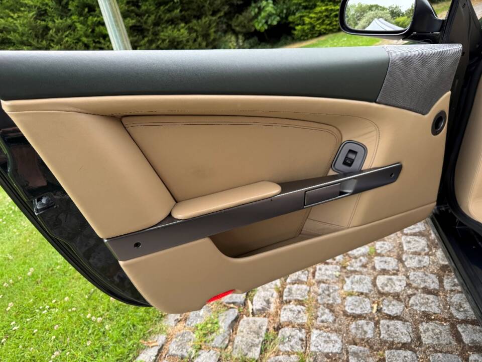Image 29/43 of Aston Martin DB 9 (2008)