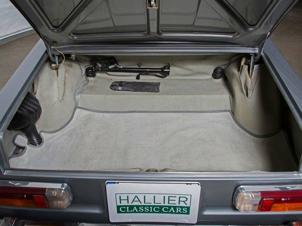 Image 20/23 of Alfa Romeo Giulia 1600 Super Biscione (1970)