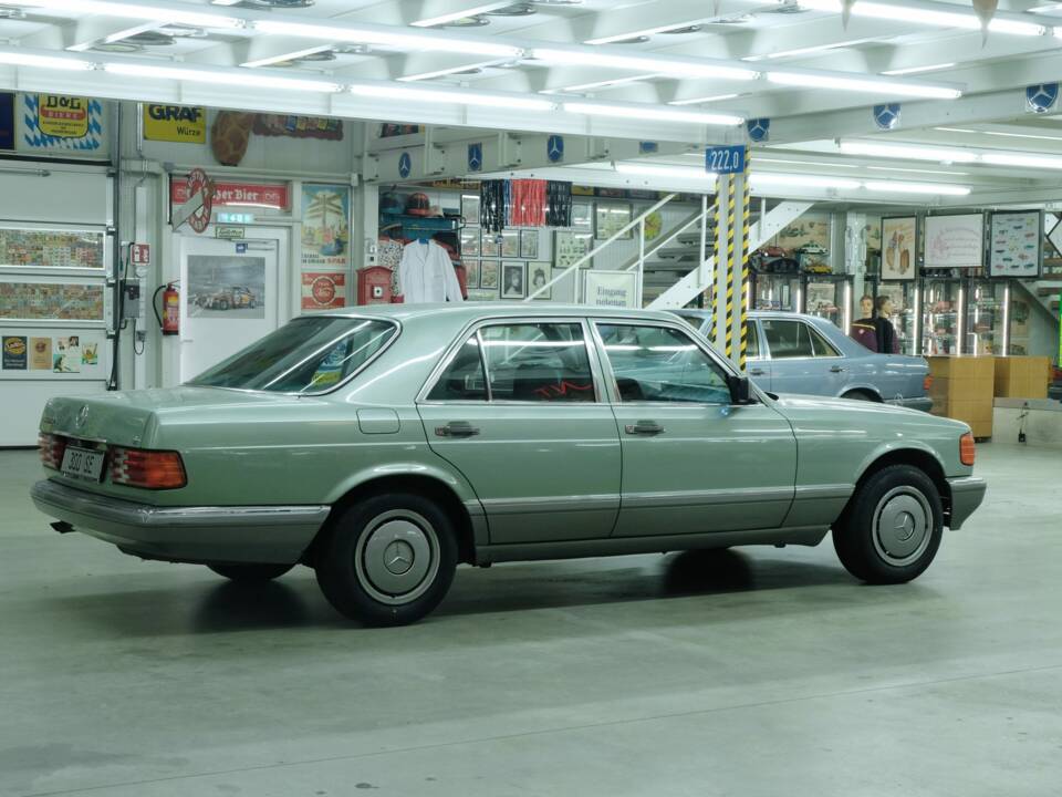Bild 46/50 von Mercedes-Benz 300 SE (1986)