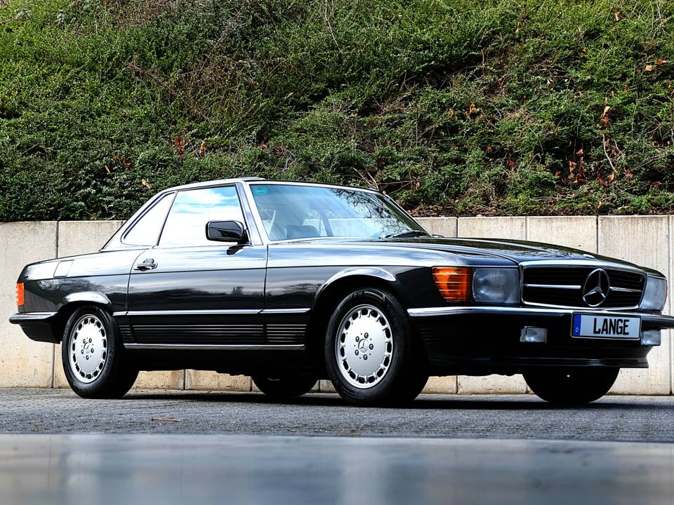 Immagine 5/43 di Mercedes-Benz 300 SL (1987)