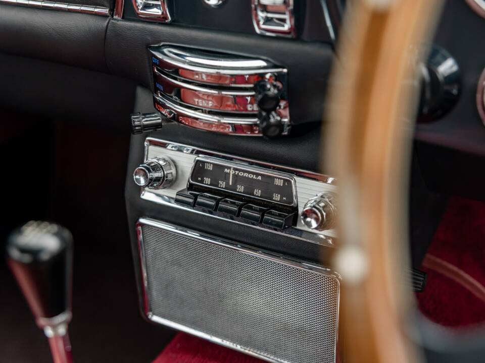 Immagine 47/74 di Aston Martin DB 5 Vantage (1964)