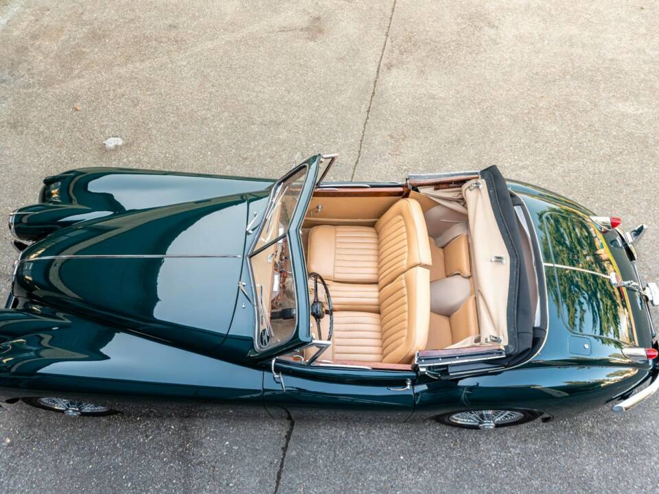 Image 23/41 of Jaguar XK 140 DHC (1955)