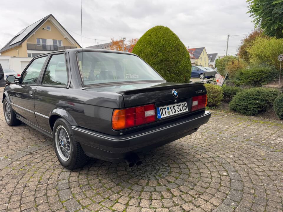 Bild 4/16 von BMW 320i (1991)
