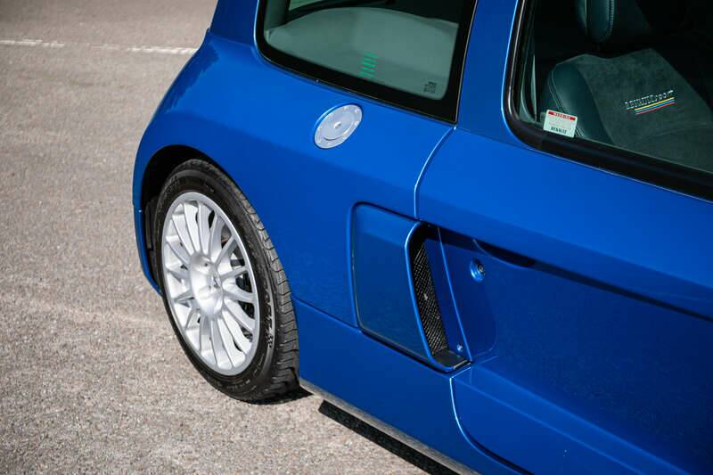 Imagen 6/34 de Renault Clio II V6 (2002)