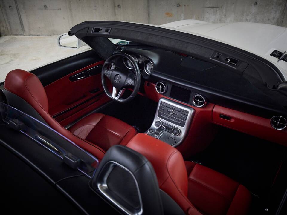 Bild 100/100 von Mercedes-Benz SLS AMG Roadster (2012)