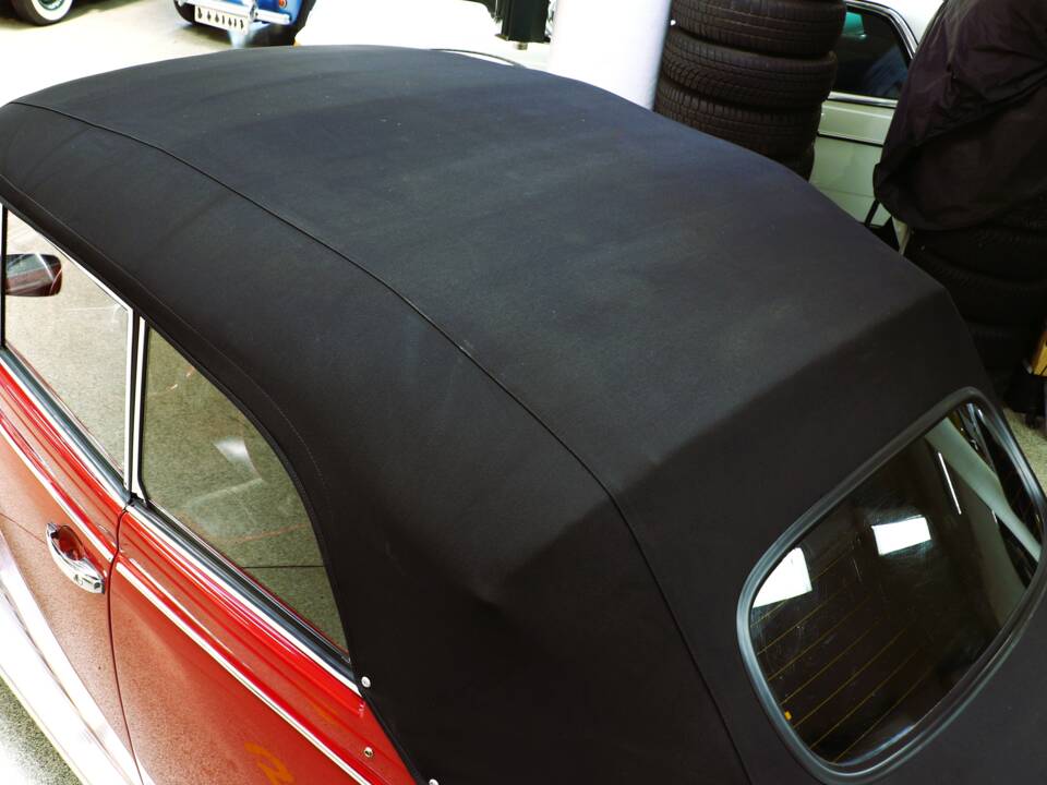 Immagine 13/34 di Volkswagen Beetle 1303 LS (1978)