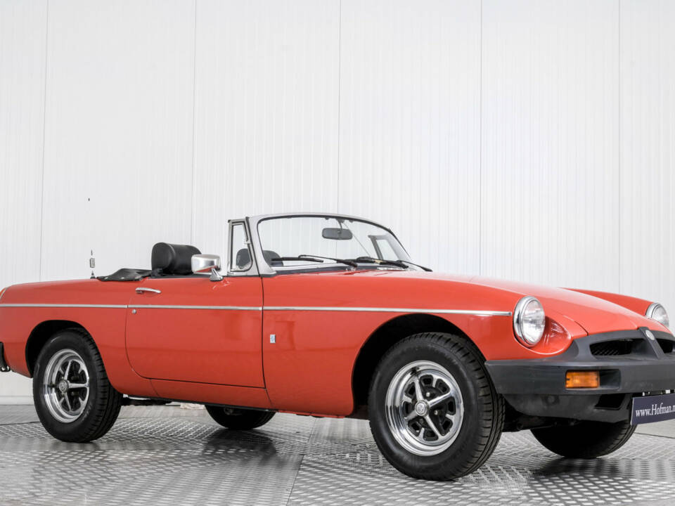 Image 5/50 of MG MGB (1976)