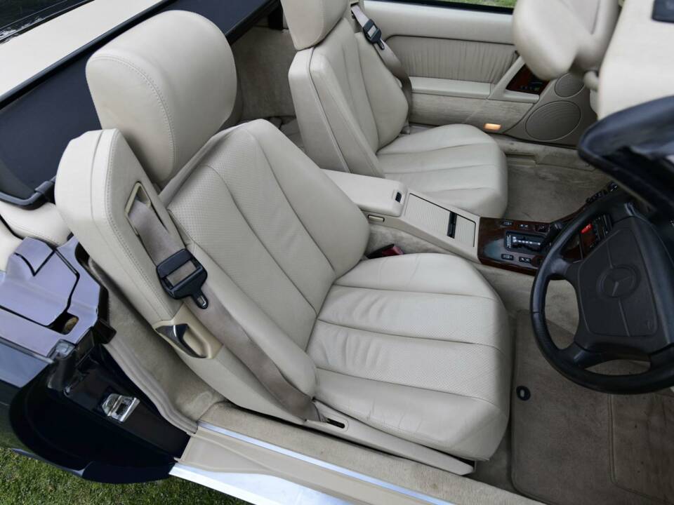 Image 41/50 of Mercedes-Benz SL 500 (1995)